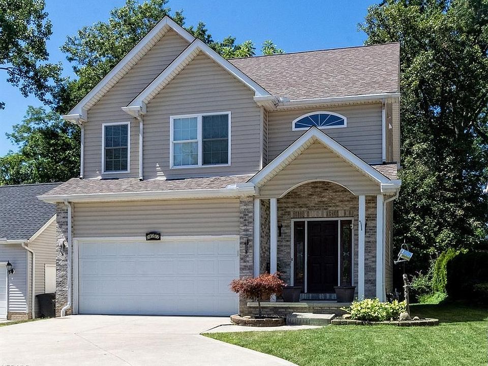 1st image of 28727 Uxbridge Dr