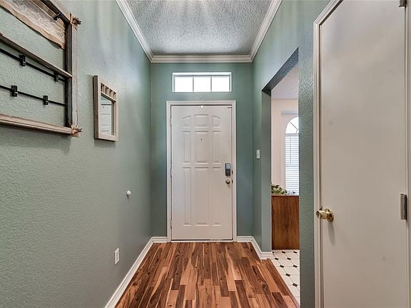 2nd image of 2540 Park Valley Dr