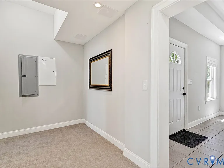 712 N 24th St — Photo 19