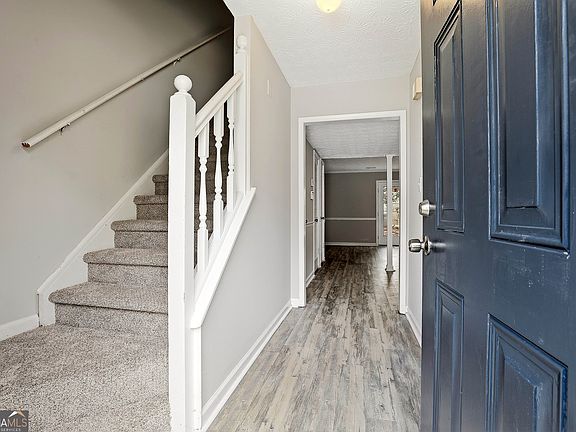 4th image of 155 Williamsburg Way