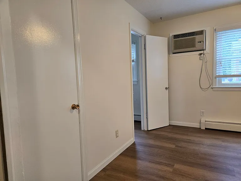 1015 W Benton St — Photo 12