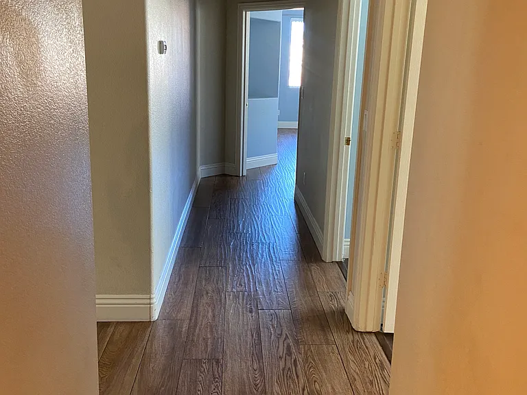 Bloomingdale Ct — Photo 19