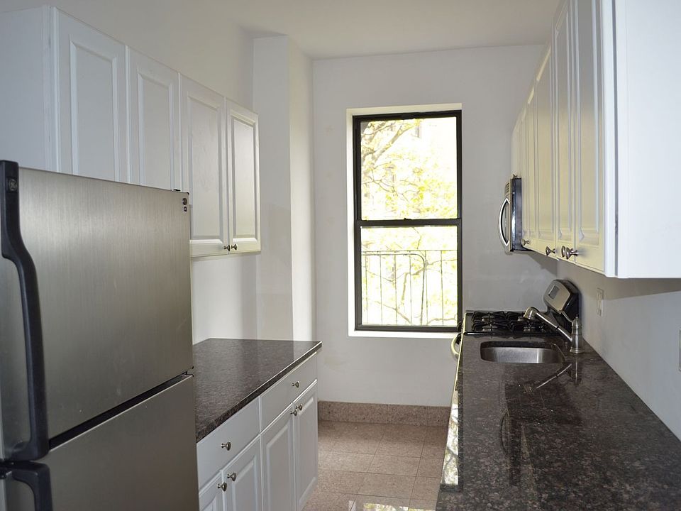 1st image of 941 Washington Ave APT 3D