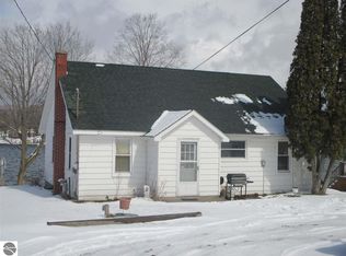 511 S Scott Dr, Farwell, MI 48622