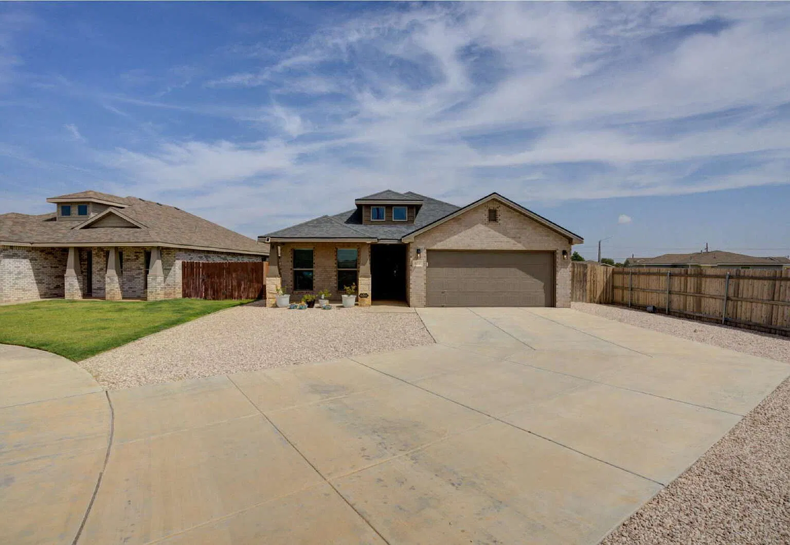 3 bed, 2.0 bath, 1797 sqft, $2,100 — Photo 2