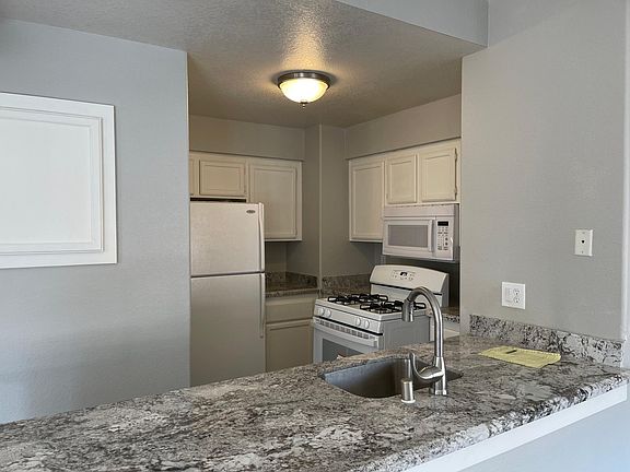 2nd image of 2251 Wigwam Pkwy APT 2021