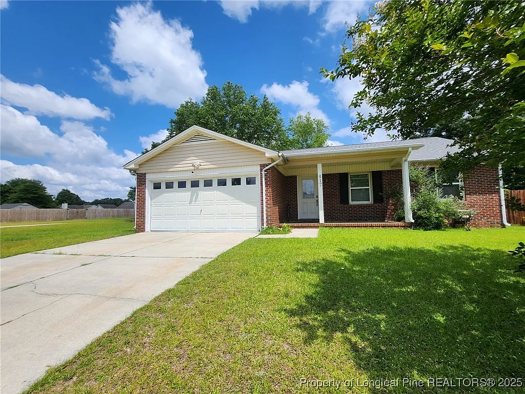 3 bed, 2.0 bath, 1465 sqft, $1,725 — Photo 2