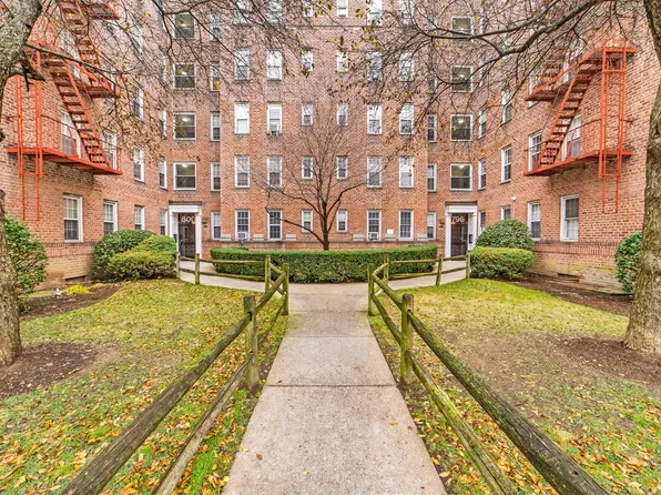 796 Bronx River Road #B17, Bronxville, NY 10708