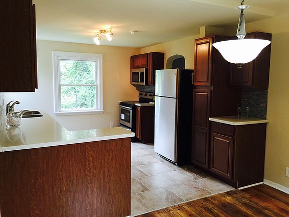 3rd image of 3937 Oak Ave