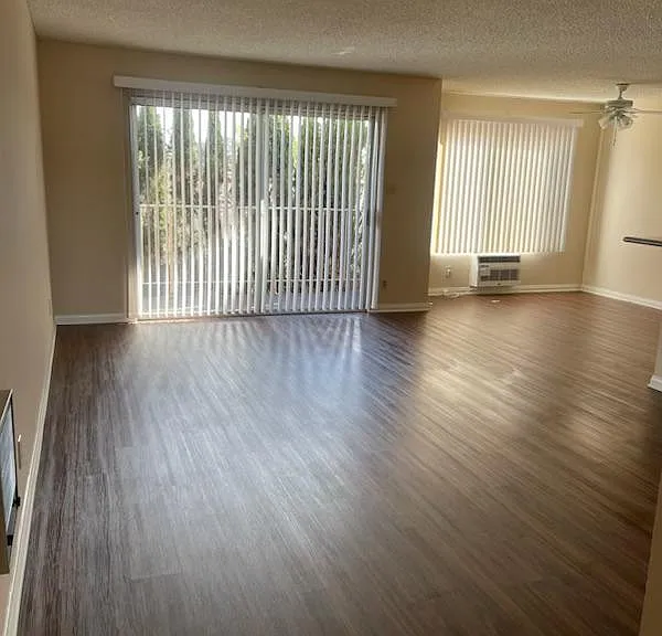 4051 Elm Ave #4 — Photo 1