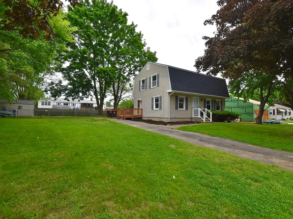 22 Hunting Ln, Agawam, MA 01001