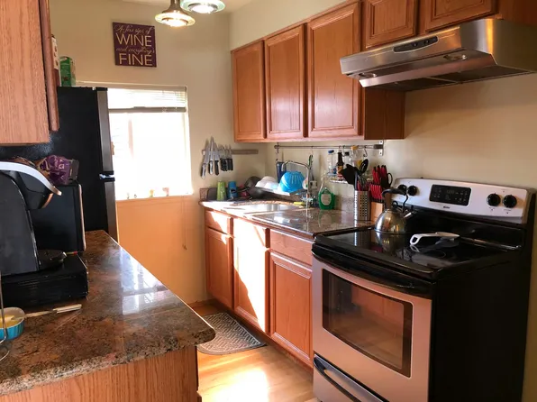 901 NE 64th St APT B, Seattle, WA 98115