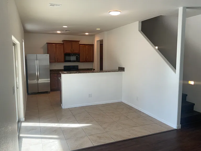 1734 Lark Dr NE — Photo 5
