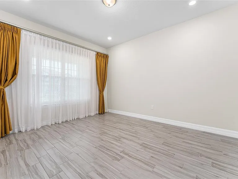 9242 Hanging Vine Ct — Photo 16