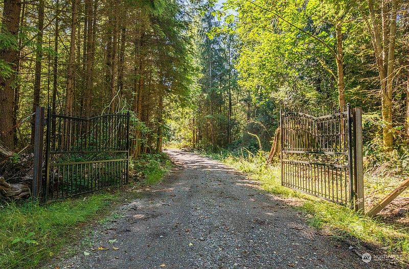 5th image of 9005 Woods Creek Road