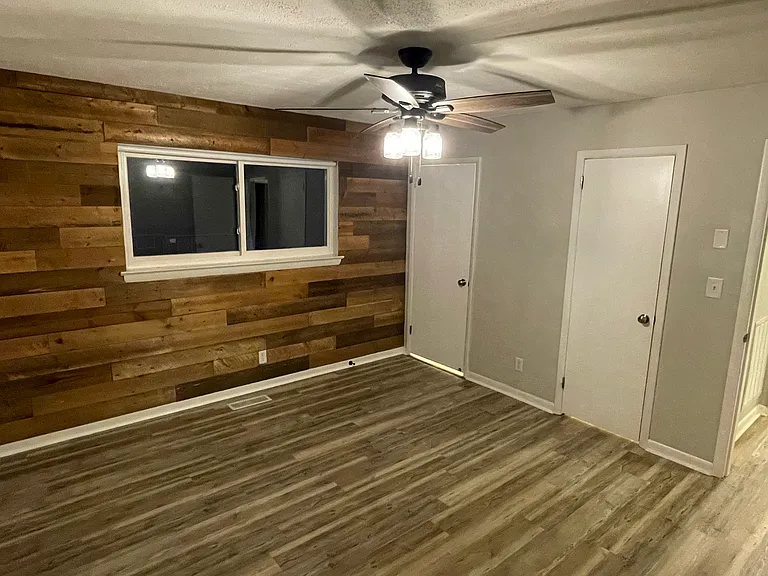 1341 Cloverdale Cir — Photo 20