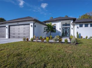 2565 28th Ave SE, Naples, FL 34117