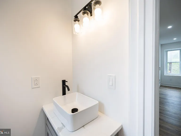 3712 Manayunk Ave — Photo 7