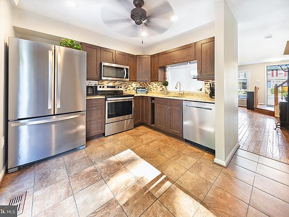 5th image of 6356 Chimney Wood Ct