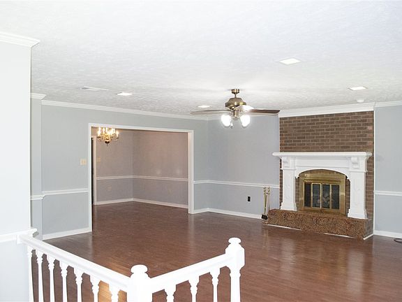 5th image of 505 Bradford Dr