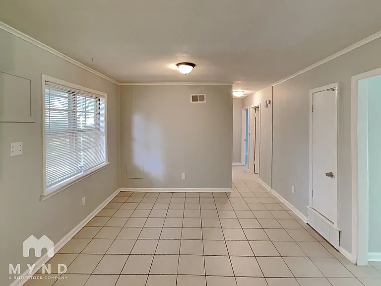 2535 Eastbrook Dr — Photo 9