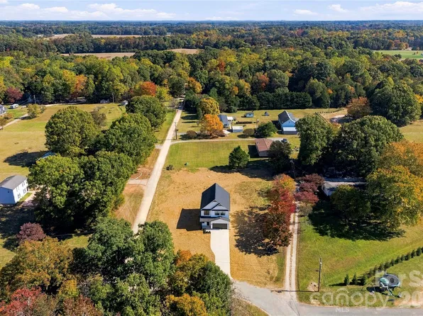 180 Heglar Rd, Mooresville, NC 28115