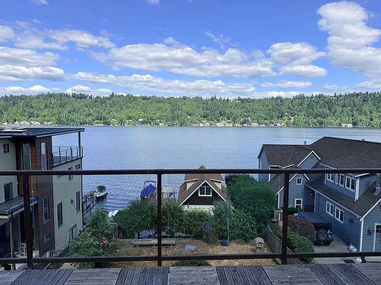 2524 W Lake Sammamish Pkwy NE — Photo 3