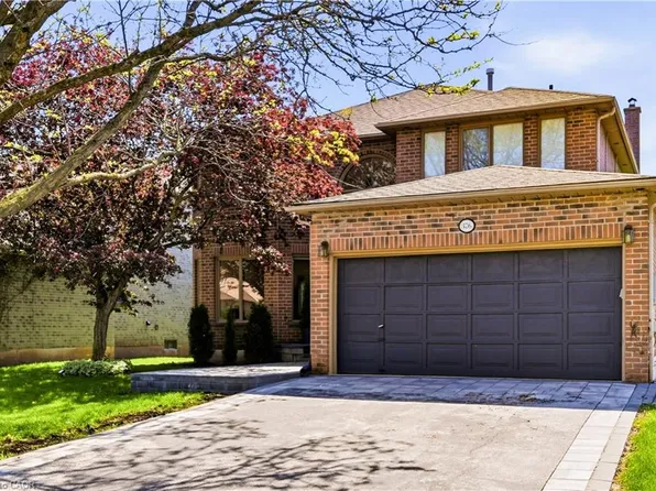 376 Carrier Ln, Oakville, ON L6H 5E9