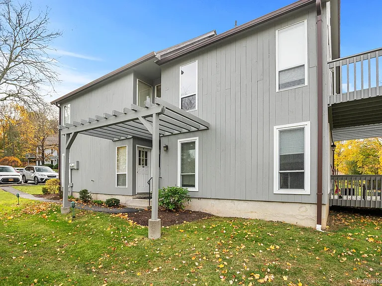 11 Woods Brooke Ln #1 — Photo 25