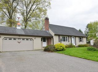 12 Bobolink Ln, Enfield, CT 06082