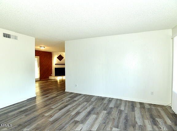 2nd image of 1943 E SOUTH MOUNTAIN Avenue