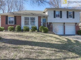 9918 Floyd St, Overland Park, KS 66212
