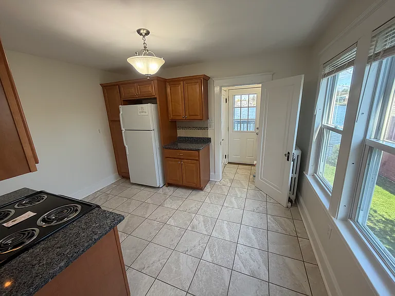 38 Gage St — Photo 3