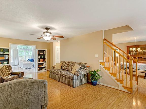 3rd image of 106 Macon Cir #C
