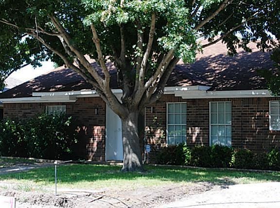 4th image of 4004 Cedar Creek Dr