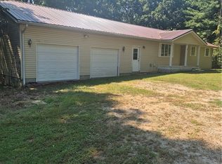 4253 E 2000th Ave, Shumway, IL 62461