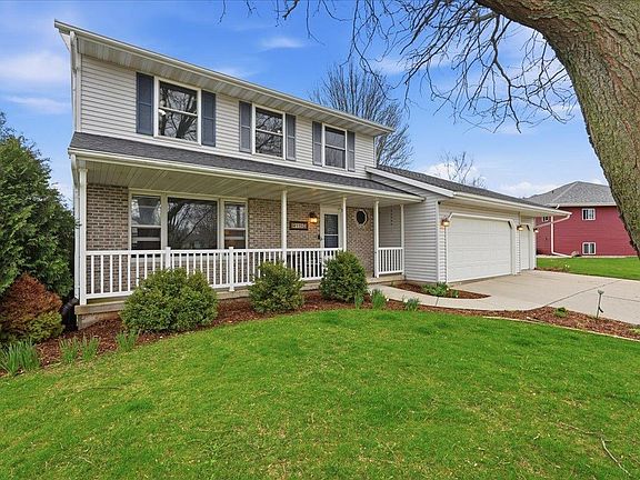 3rd image of 135 Glen Haven Ct