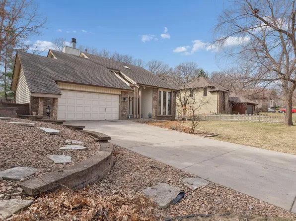 2248 James St, Eagan, MN 55122