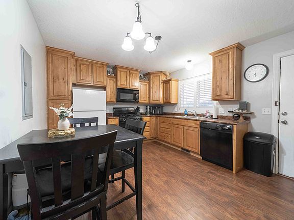 4th image of 920 S 500 E APT 21