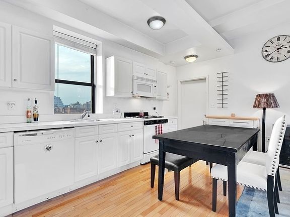 4th image of 39 W 8th St APT 82