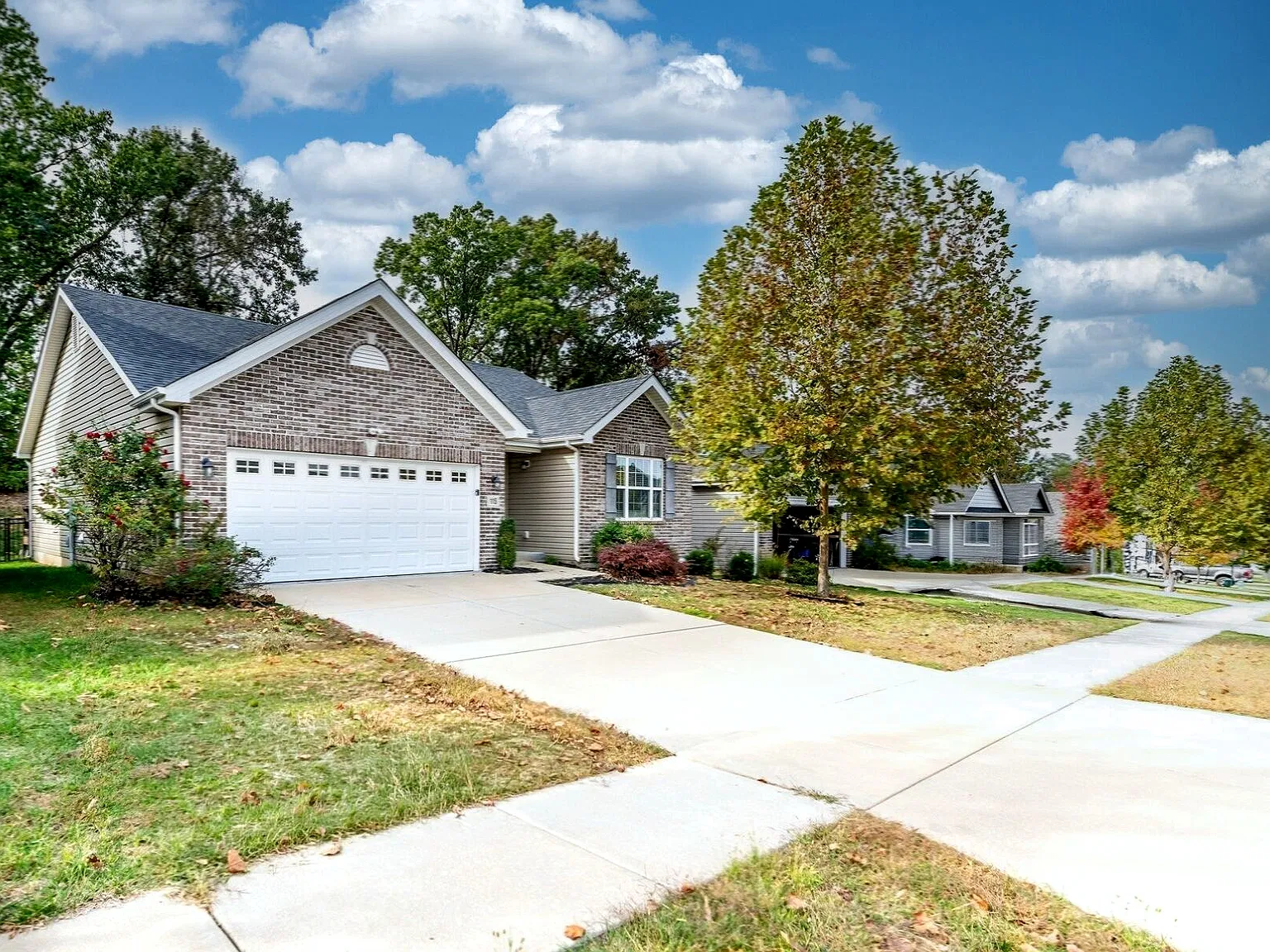 3 bed, 1360 sqft, $2,395 — Photo 2