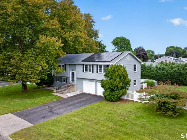 1 Lancaster Road, Cromwell, CT 06416
