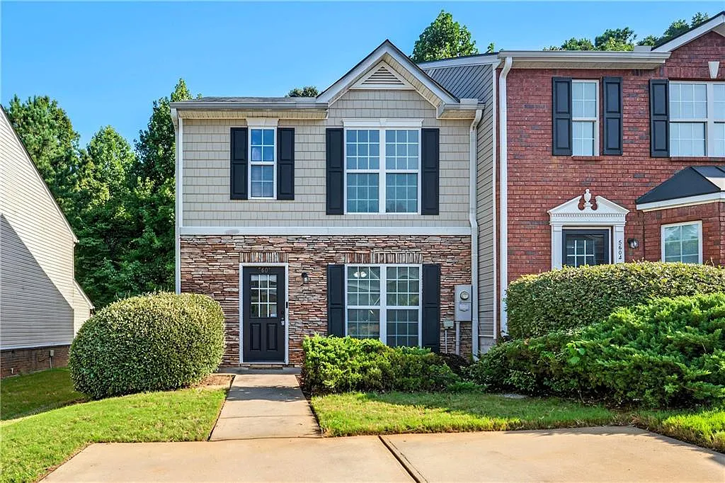 2 bed, 2.5 bath, 1387 sqft, $1,800 — Photo 1