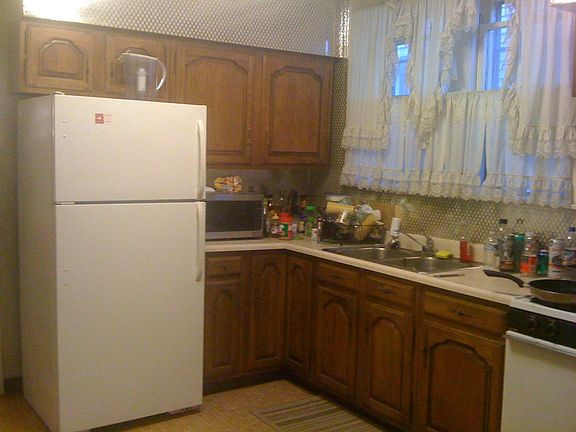 5th image of 2125 W Leland Ave APT 1