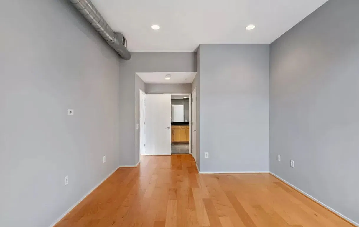 2 bed, 1036 sqft, $3,200 — Photo 2