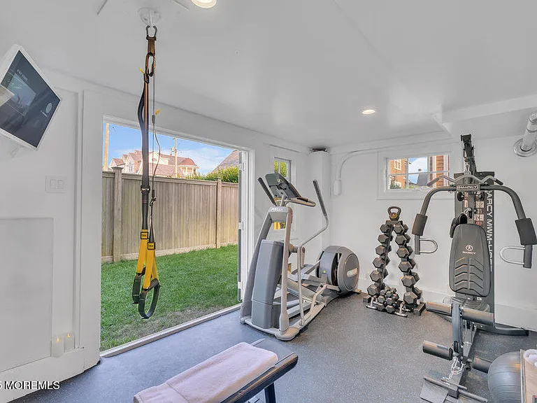985 Ocean Ave — Photo 141
