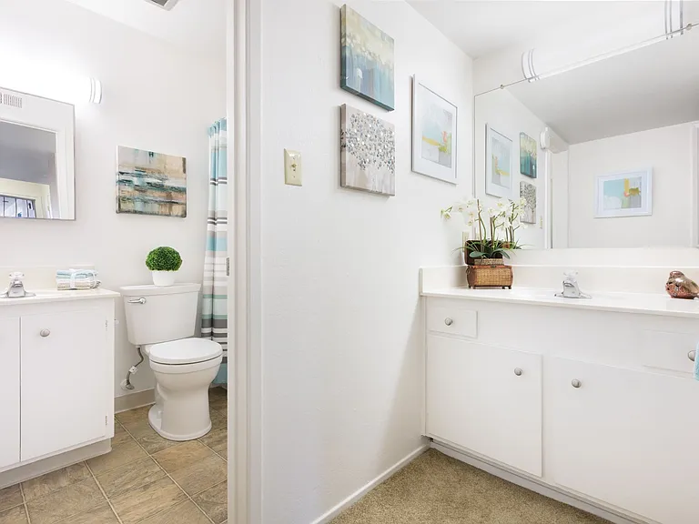 Mission Heights Apartments — Photo 12