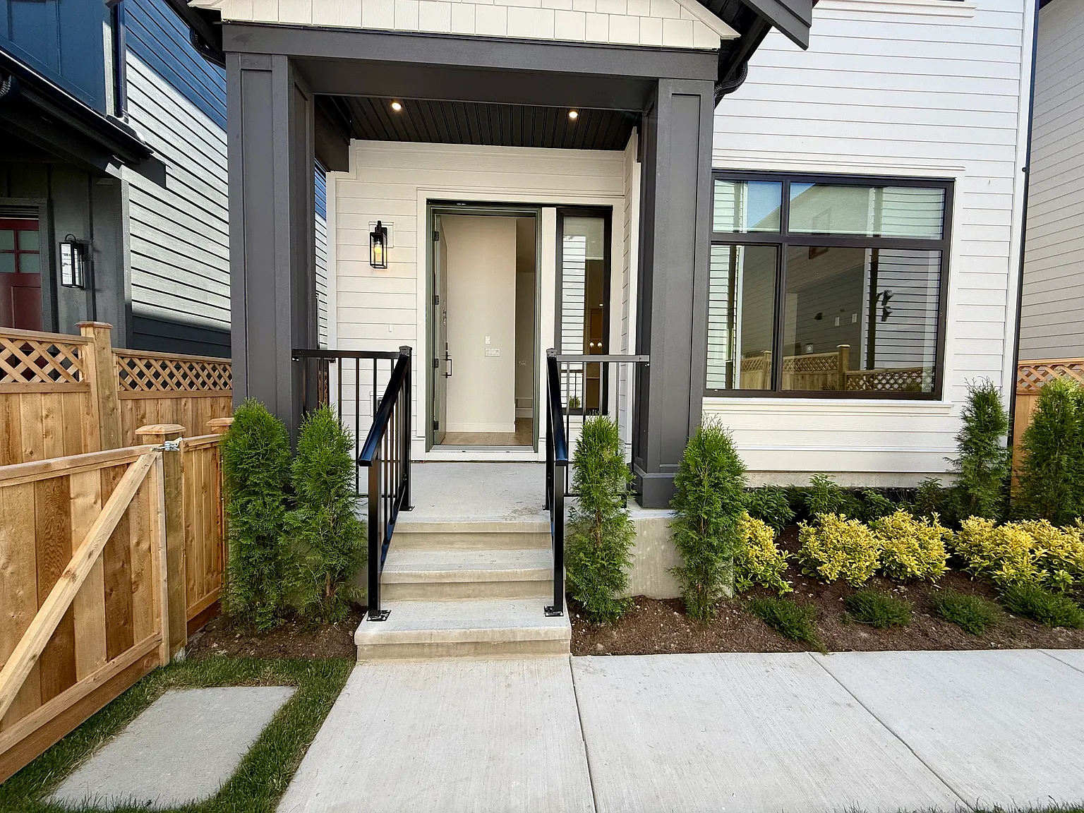 3 bed, 2.5 bath, 1332 sqft, $3,695 — Photo 4
