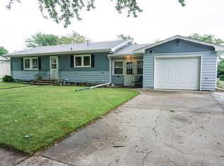 1460 Washington Dr, Huron, SD 57350
