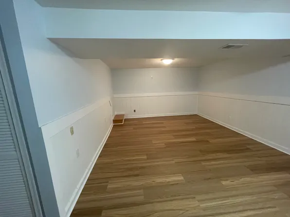 5718 Barrymore Rd, Centreville, VA 20120